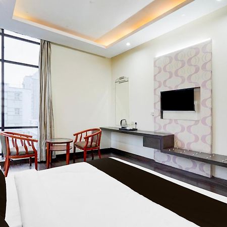 Super Townhouse Sector 51 Noida Near Metro Station Hotel Ngoại thất bức ảnh