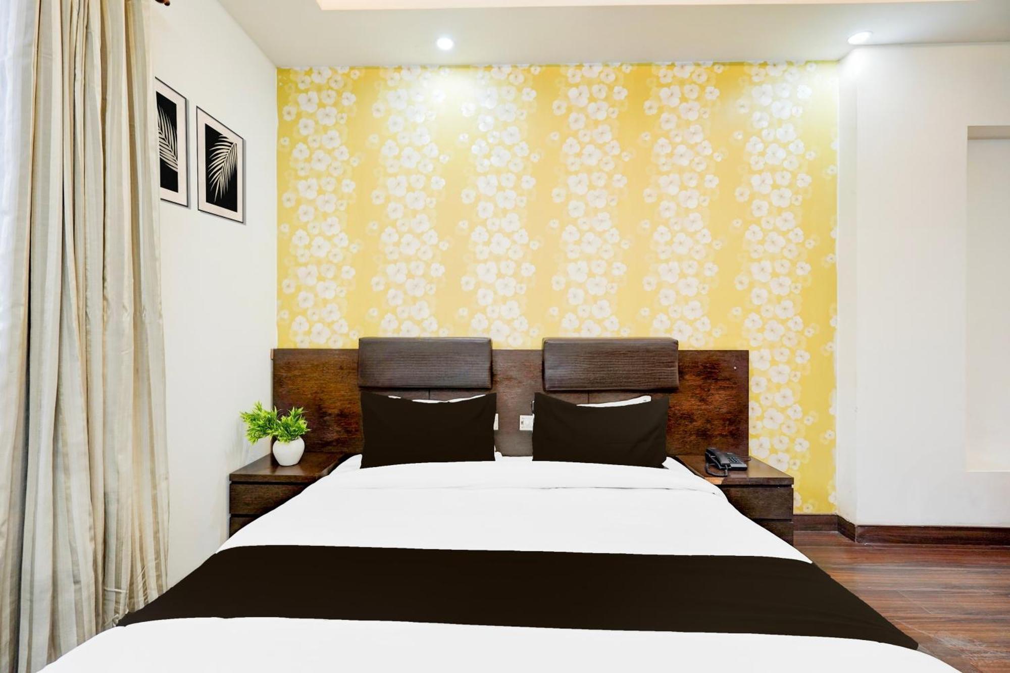 Super Townhouse Sector 51 Noida Near Metro Station Hotel Ngoại thất bức ảnh