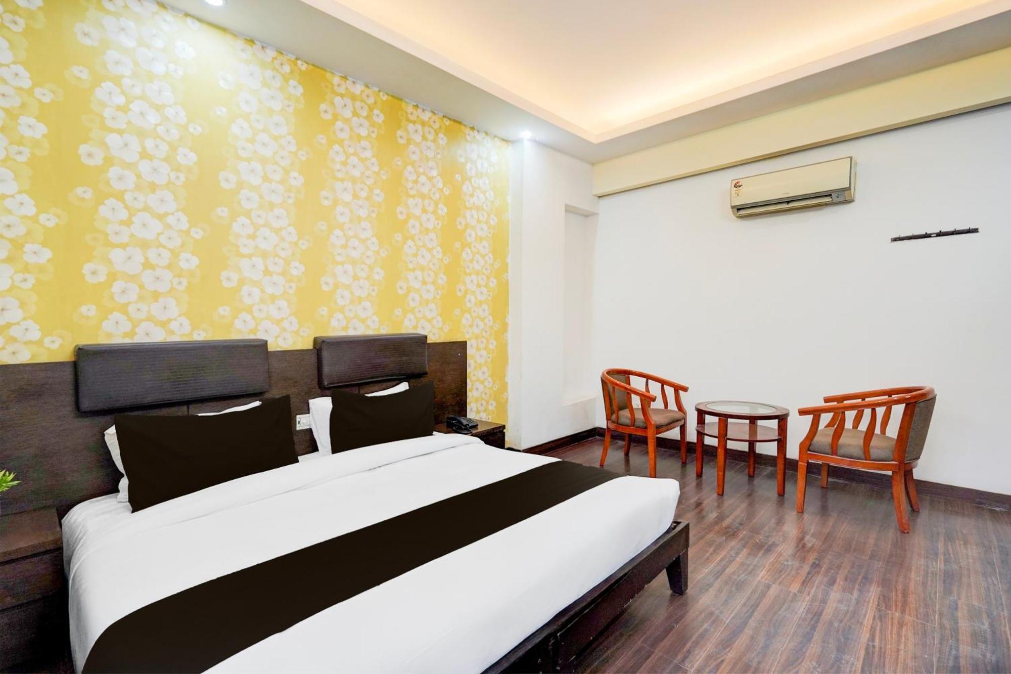 Super Townhouse Sector 51 Noida Near Metro Station Hotel Ngoại thất bức ảnh