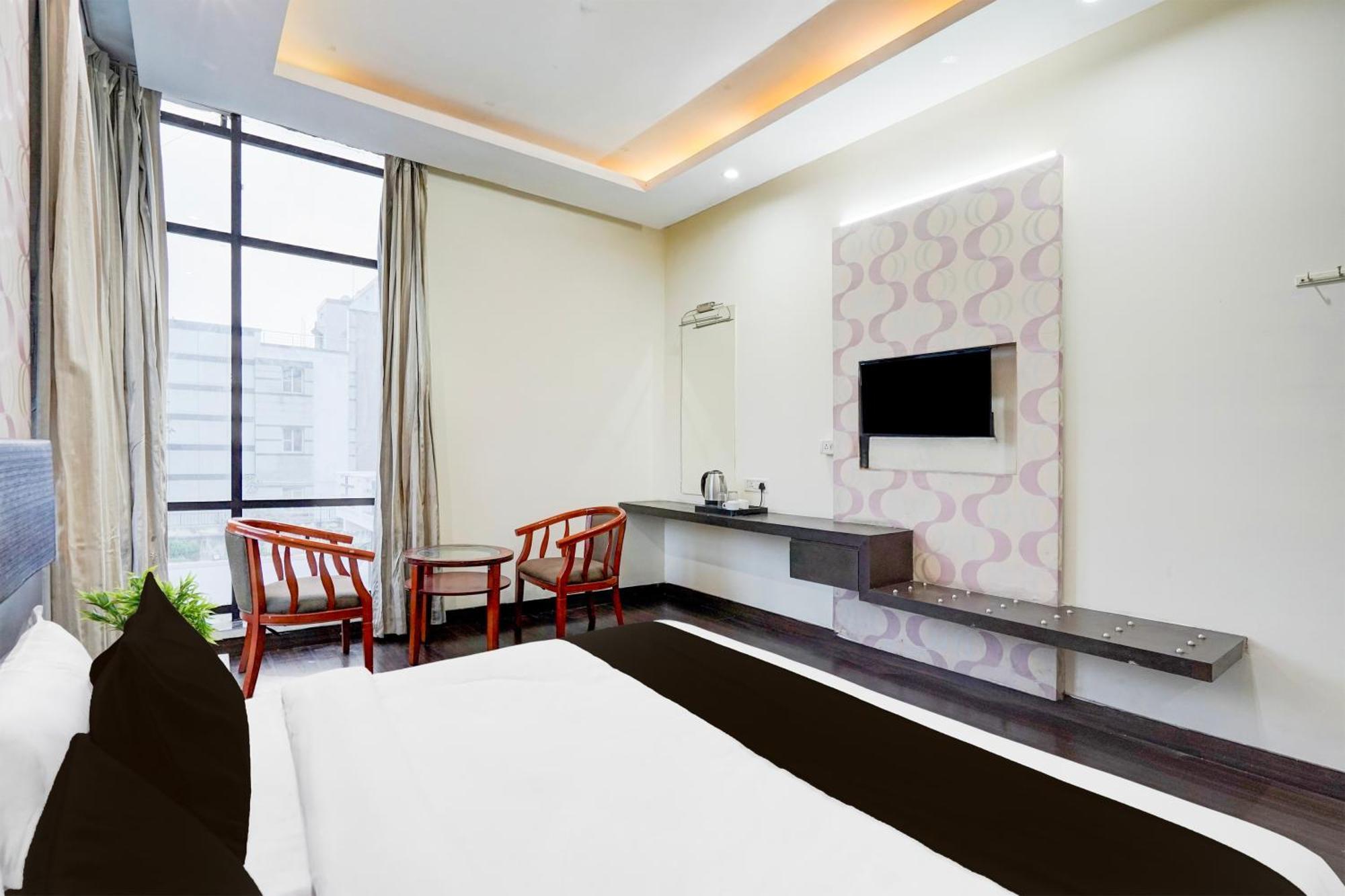 Super Townhouse Sector 51 Noida Near Metro Station Hotel Ngoại thất bức ảnh