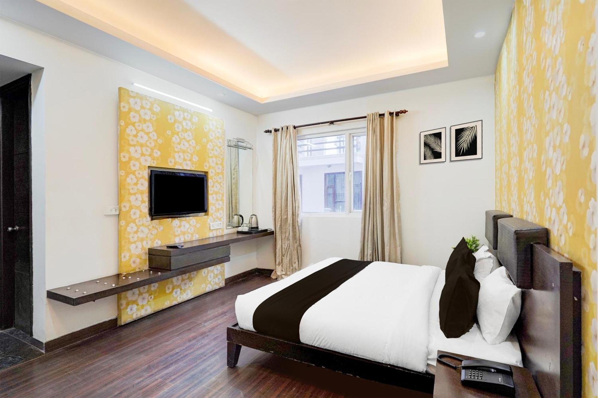Super Townhouse Sector 51 Noida Near Metro Station Hotel Ngoại thất bức ảnh