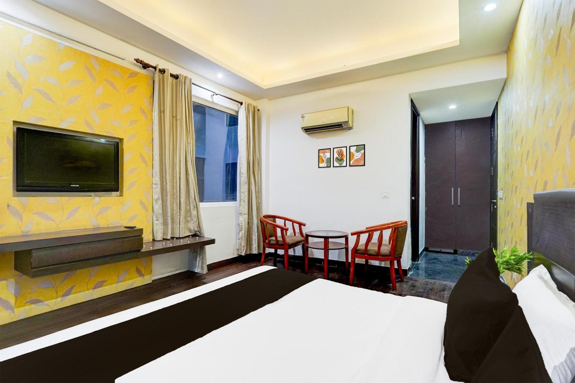 Super Townhouse Sector 51 Noida Near Metro Station Hotel Ngoại thất bức ảnh