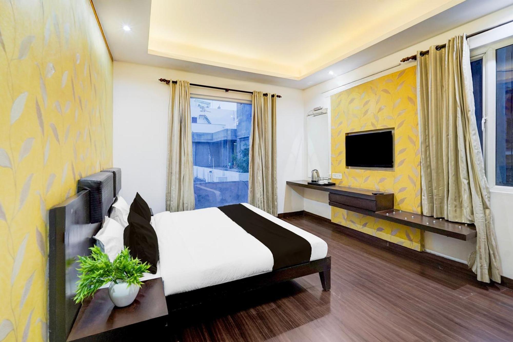 Super Townhouse Sector 51 Noida Near Metro Station Hotel Ngoại thất bức ảnh