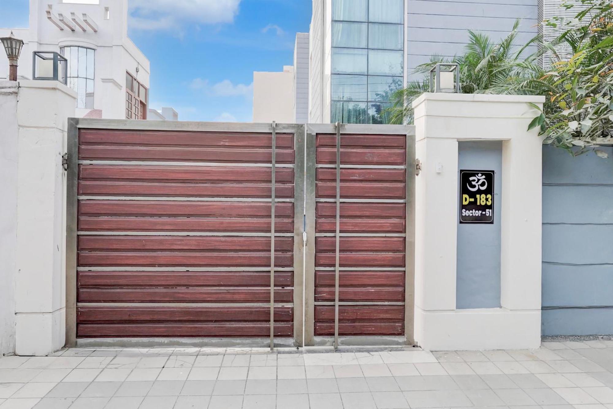 Super Townhouse Sector 51 Noida Near Metro Station Hotel Ngoại thất bức ảnh