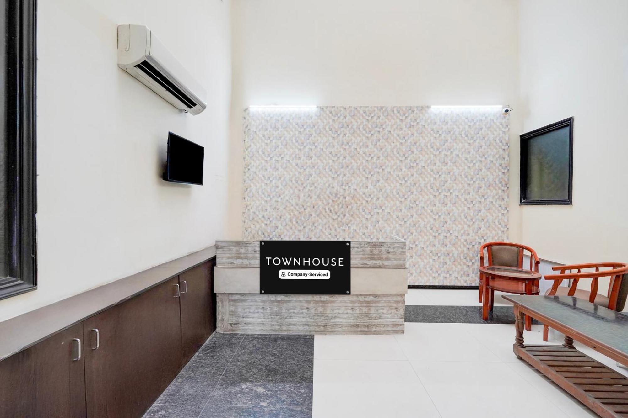 Super Townhouse Sector 51 Noida Near Metro Station Hotel Ngoại thất bức ảnh