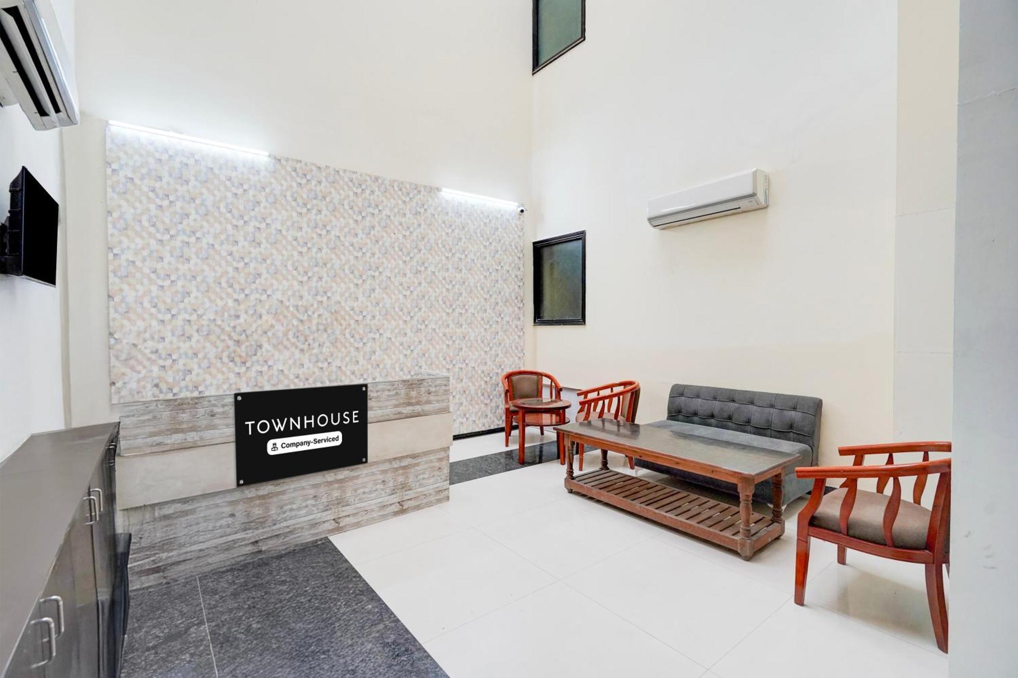 Super Townhouse Sector 51 Noida Near Metro Station Hotel Ngoại thất bức ảnh