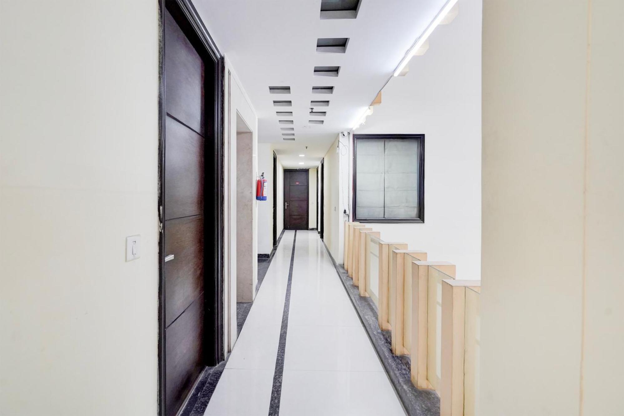 Super Townhouse Sector 51 Noida Near Metro Station Hotel Ngoại thất bức ảnh