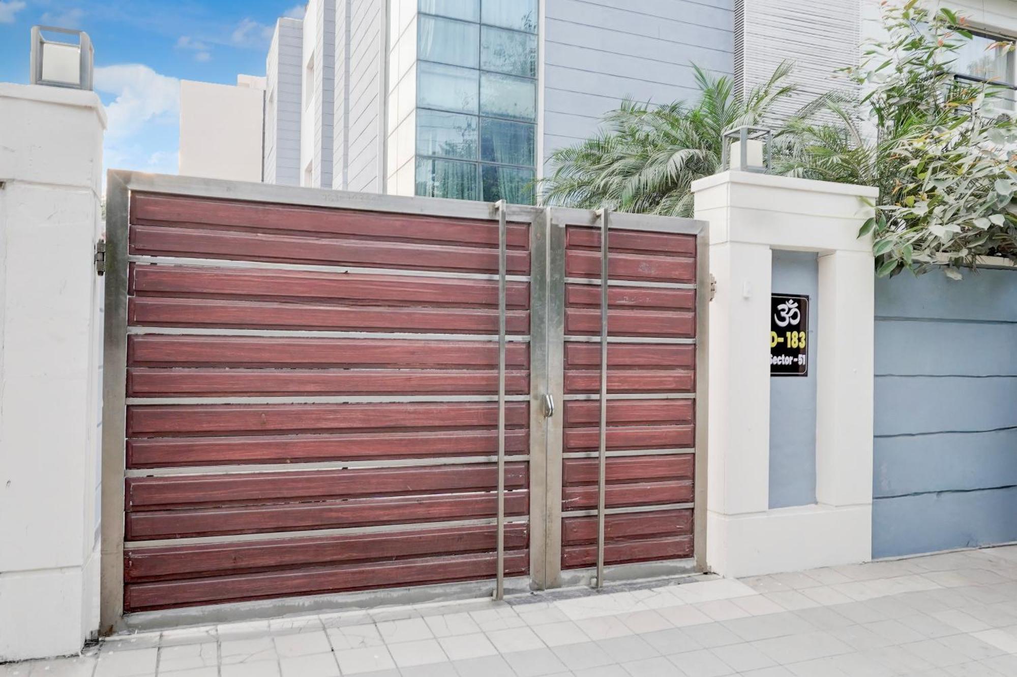 Super Townhouse Sector 51 Noida Near Metro Station Hotel Ngoại thất bức ảnh